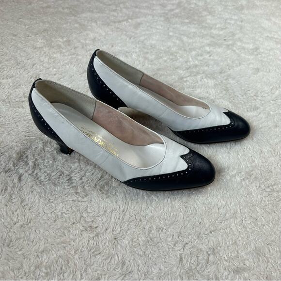 Vintage Naturalizer leather white and navy saddle shoe pumps, size 6 AA narrow - Picture 1 of 10